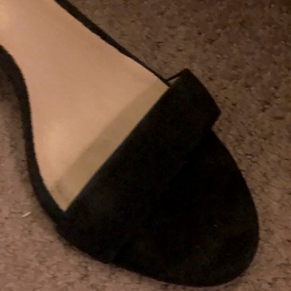 Black suede sandals - Picture 2 of 6